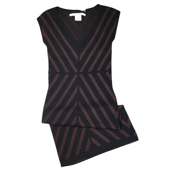 Max Studio Chevron Print Bodycon Dress Size XS Black Red V-Neck Sleeveless Knit - Picture 2 of 11
